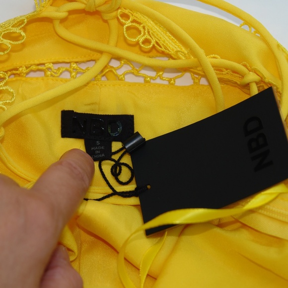 NWT NBD Chels Vibrant Yellow Chiffon Halter Mini Dress Crocheted Cutouts Small - Picture 4 of 10